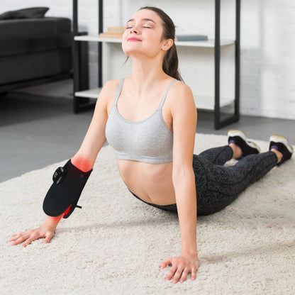 Red Light Therapy Glove - After a tough workout, this glove helps promote relaxation by improving local circulation, aiding muscle comfort, and temporarily alleviating stiffness, making it perfect for post-workout or rest periods.